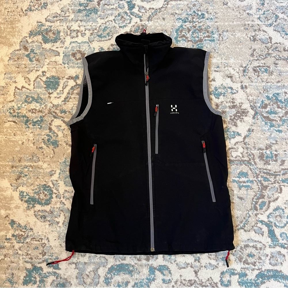 Men's size large Black Vest by Haglöfs